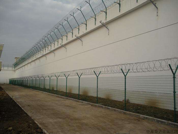 監(jiān)獄巡邏道隔離網(wǎng)