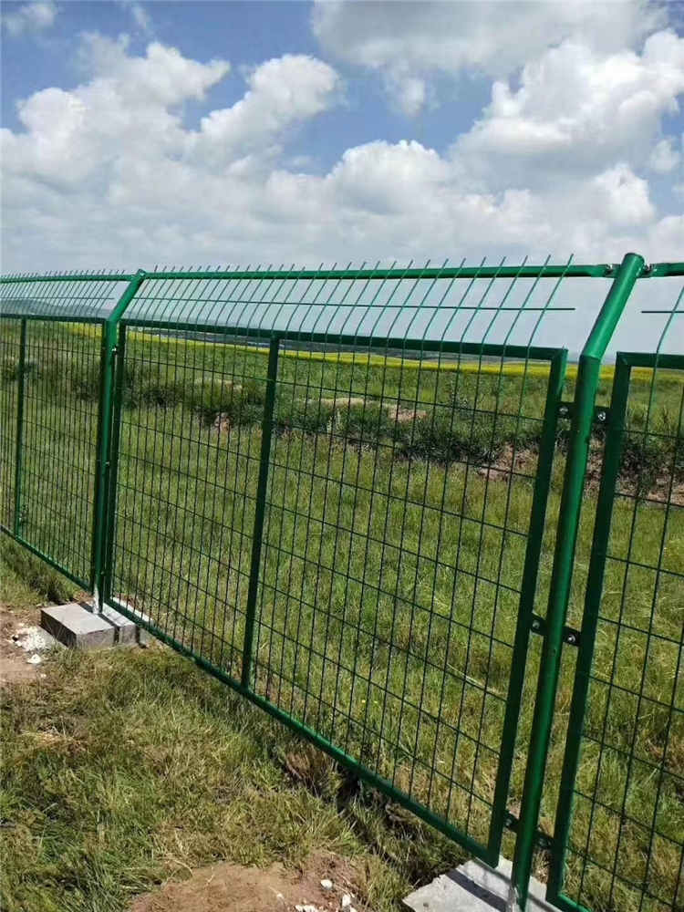 護(hù)欄網(wǎng)浸塑法