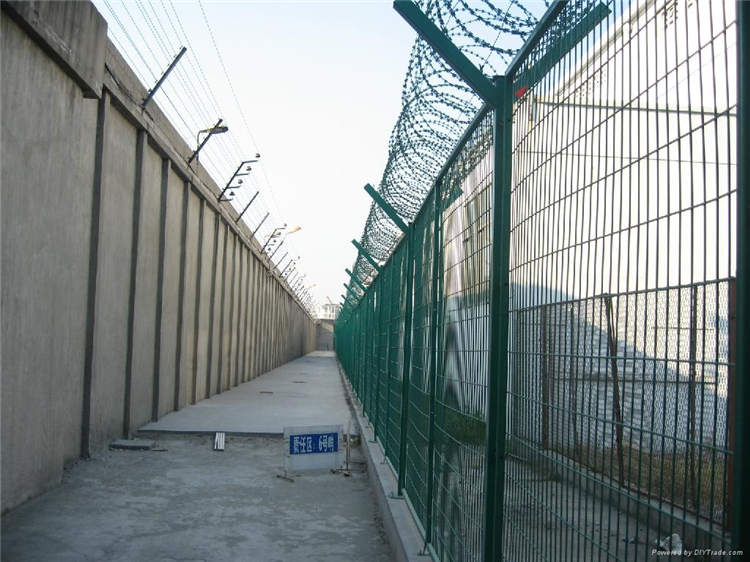 監(jiān)獄護(hù)欄網(wǎng)需要有防攀爬的作用