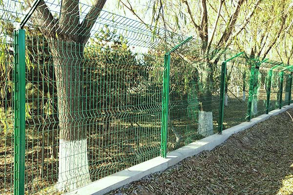 官?gòu)d水庫(kù)圍網(wǎng)